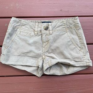 AMERICAN EAGLE • khaki shorties